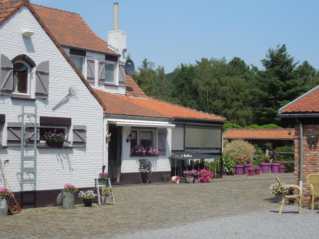 B&B De Kroonhoeve Beringen Exterior foto